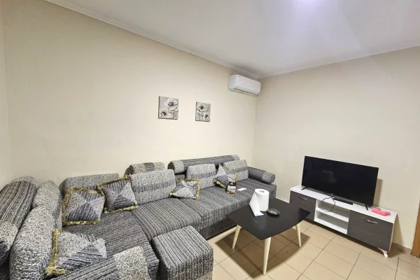 Appartamento in affitto a Tirana 2+1, Arredato