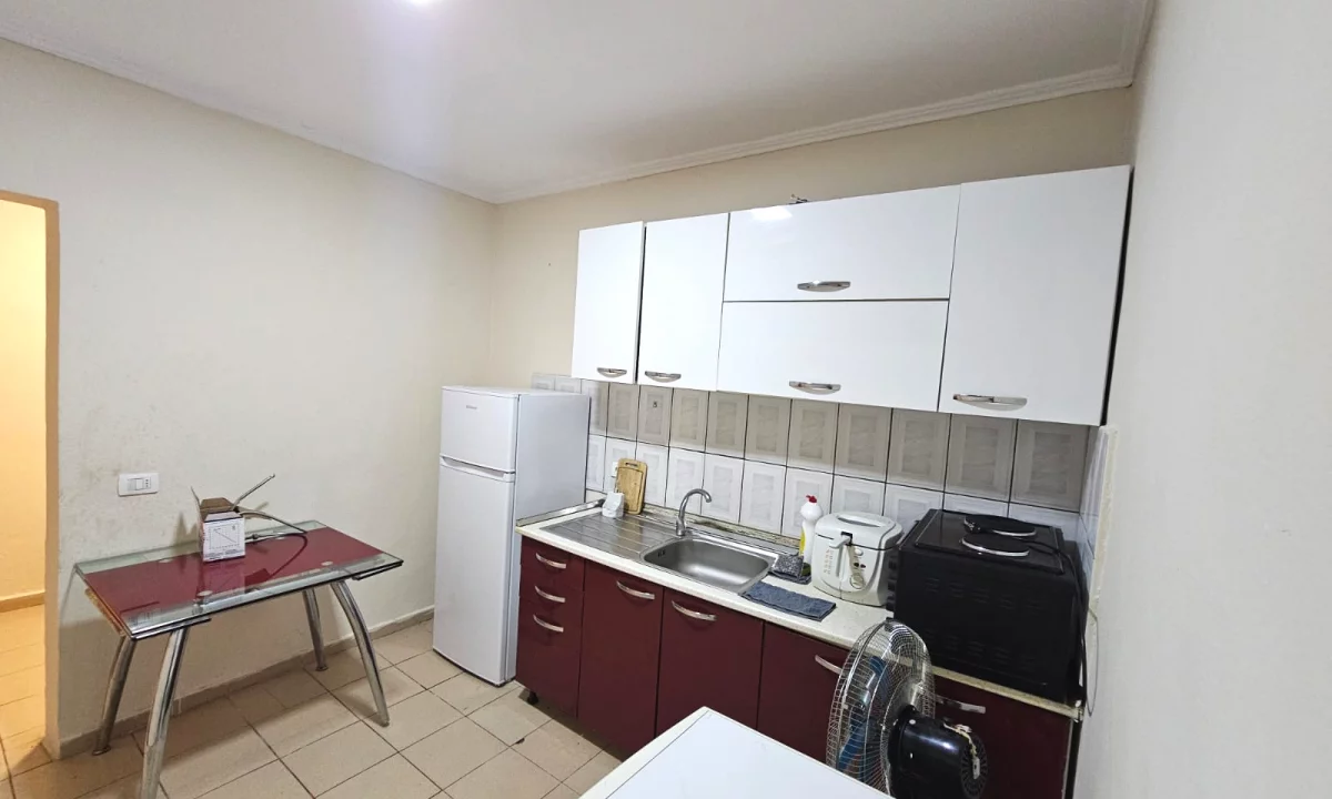 Appartamento in affitto a Tirana 2+1, Arredato