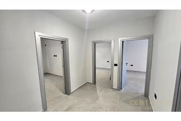 Appartamento in affitto a Tirana 3+1, SemiArredato