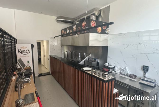 Ambiente Commerciale in Affitto 1+1 a Tirana - 1,500 Euro