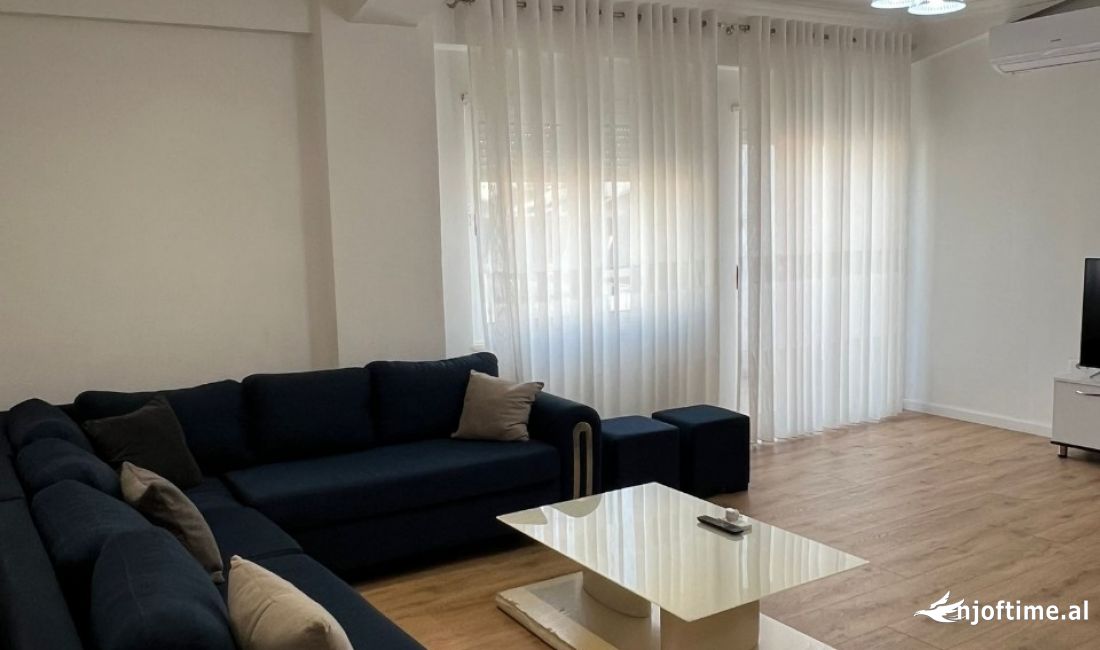 Shtepi me qera Apartament ne Tirane, 1+1, Mobilimi E mobiluar, Pagesa 400  Euro.
