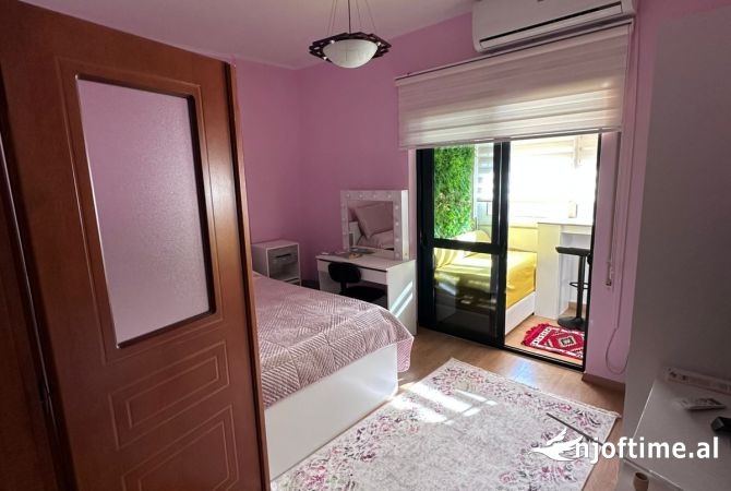 Shtepi me qera Apartament ne Tirane, 2+1, Mobilimi E mobiluar, Pagesa 930  Euro.