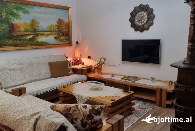 Shtepi me qera Shtepi Private ne Tirane, 1+1, Mobilimi E mobiluar, Pagesa 380  Euro.