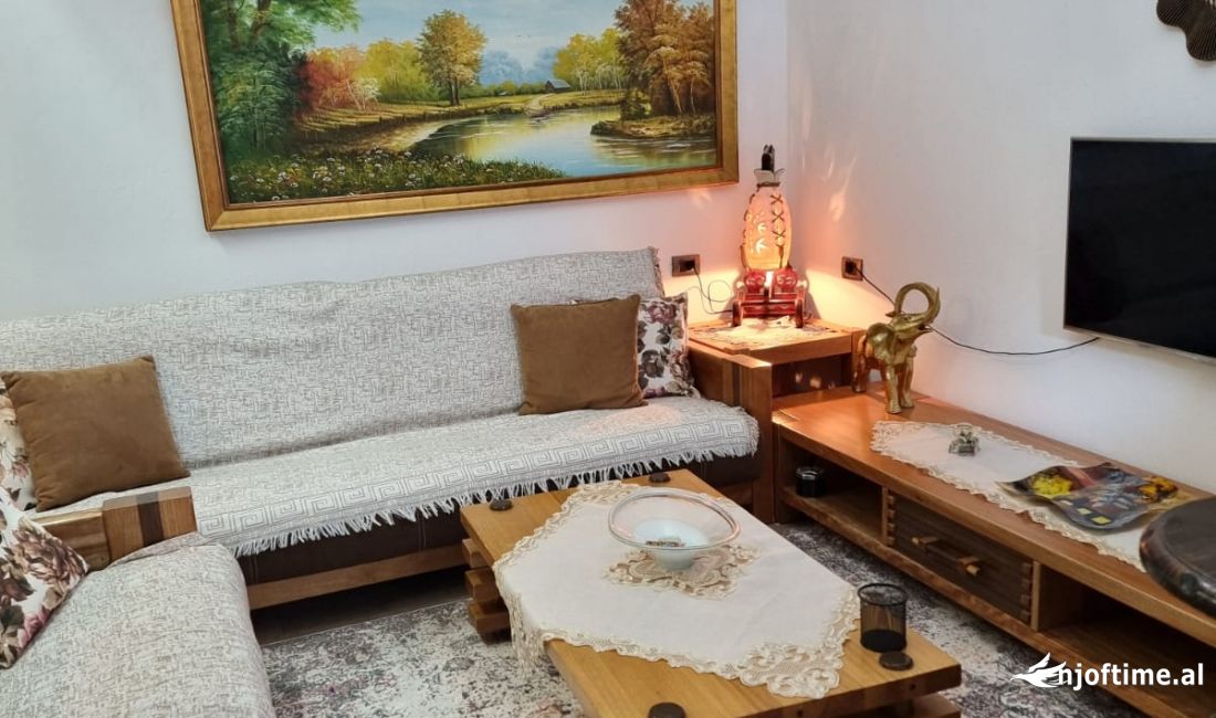 Shtepi me qera Shtepi Private ne Tirane, 1+1, Mobilimi E mobiluar, Pagesa 380  Euro.