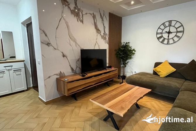 Shtepi me qera Apartament ne Tirane, 2+1, Mobilimi E mobiluar, Pagesa 850  Euro.