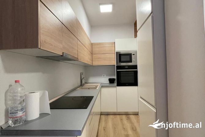 Shtepi me qera Apartament ne Tirane, 1+1, Mobilimi E mobiluar, Pagesa 550  Euro.
