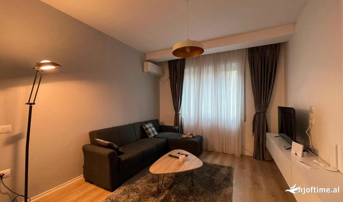 Shtepi me qera Apartament ne Tirane, 1+1, Mobilimi E mobiluar, Pagesa 550  Euro.