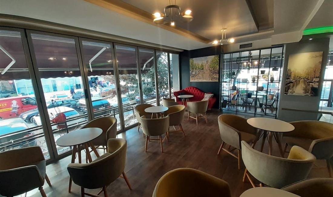 Jepet ambjent biznesi me qira ne Astir