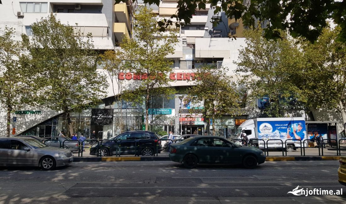 Ambjent per zyra ose Dyqan me qera