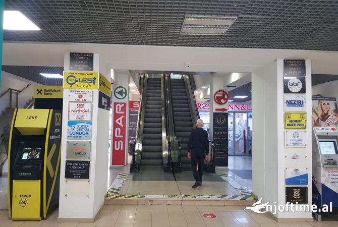 Ambiente Commerciale in Affitto 1+1 a Tirana - 650 Euro