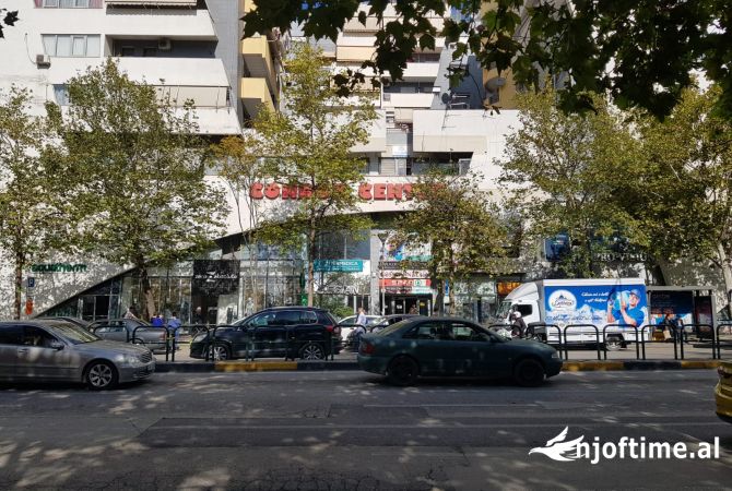 Ambiente Commerciale in Affitto 1+1 a Tirana - 650 Euro