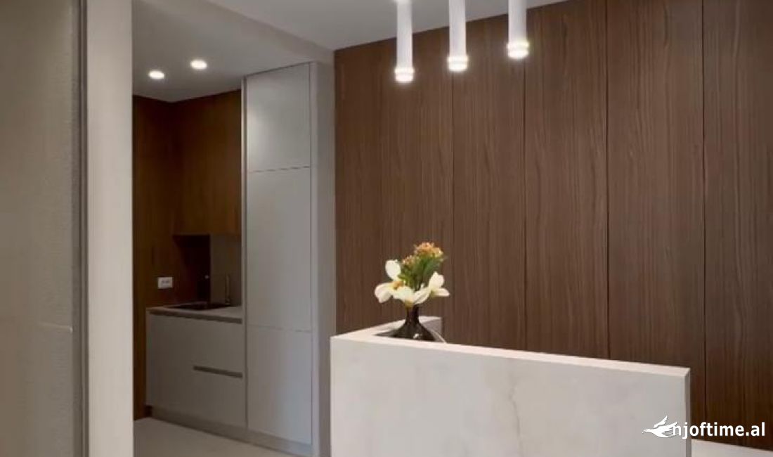 Tek Myslym Shyri , Jepet Zyre E Mobiluar Ne Ndertim Te Ri!