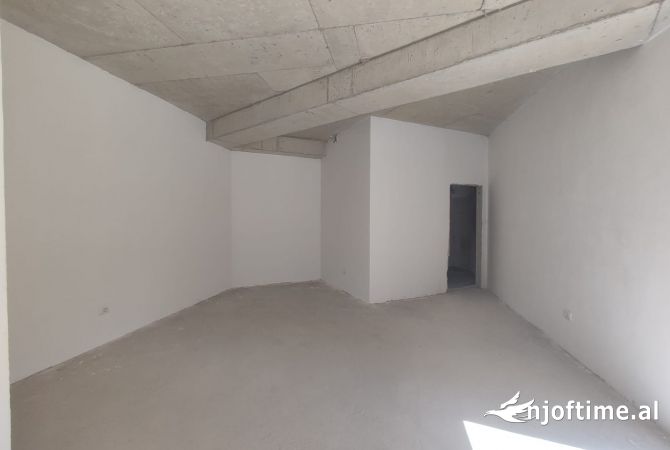 Business Property in Sale 1+1 in Tirana - 85,900 Euro