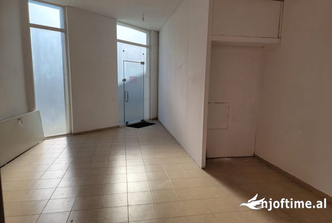 Business Property in Sale 1+1 in Tirana - 145,000 Euro