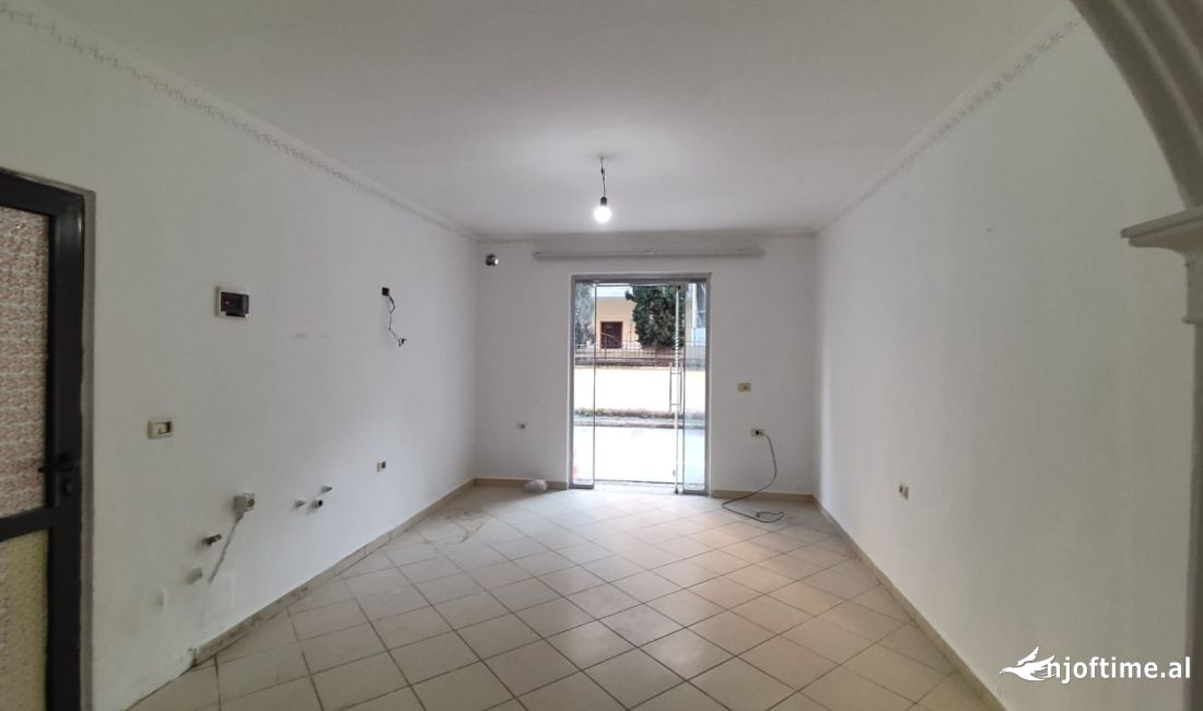 Prane 21- Dhjetorit, Shitet Ambient Biznesi !!