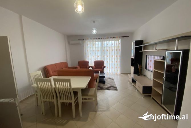 Ne Astir, Jepet Me Qira Apartament 2+1 I Mobiluar!