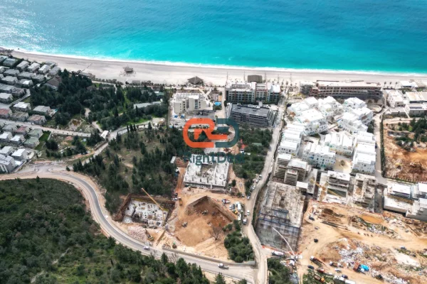 Shtepi ne shitje Apartament ne Vlore, 1+1, Mobilimi Bosh, pa mobiluar, Pagesa 250,000  Euro.