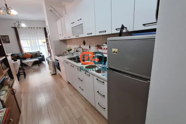 Shtepi ne shitje Apartament ne Tirane, 2+1, Mobilimi Bosh, pa mobiluar, Pagesa 150,000  Euro.