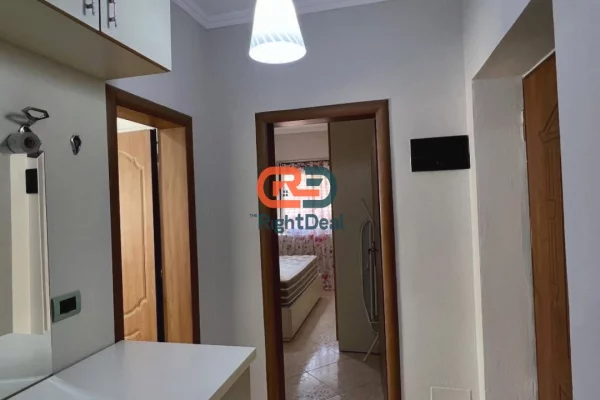 Shtepi me qera Apartament ne Tirane, 1+1, Mobilimi E mobiluar, Pagesa 500  Euro.