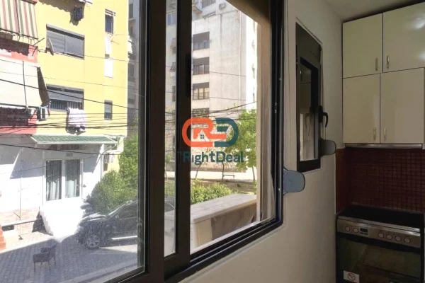 Shtepi me qera Apartament ne Tirane, 1+1, Mobilimi E mobiluar, Pagesa 500  Euro.