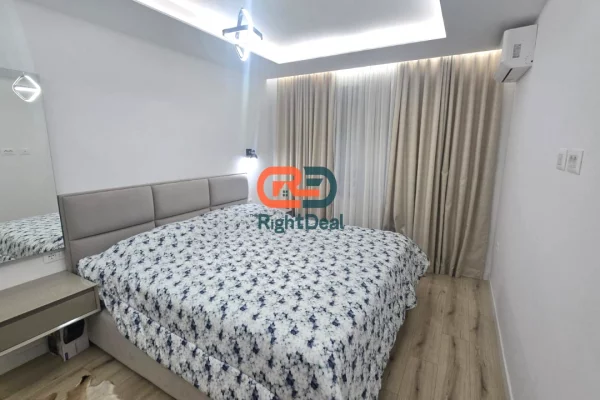 Shtepi ne shitje Apartament ne Tirane, 2+1, Mobilimi E mobiluar, Pagesa 200,000  Euro.