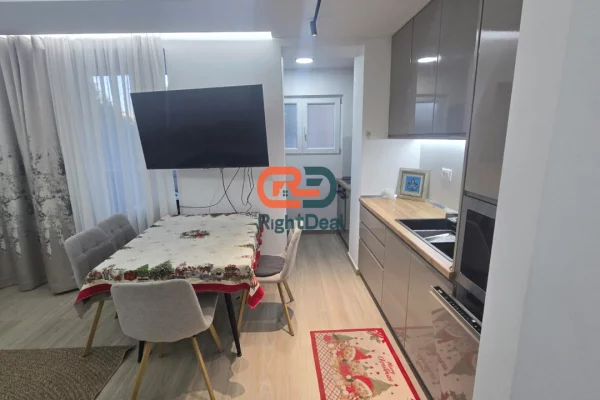 Shtepi ne shitje Apartament ne Tirane, 2+1, Mobilimi E mobiluar, Pagesa 200,000  Euro.
