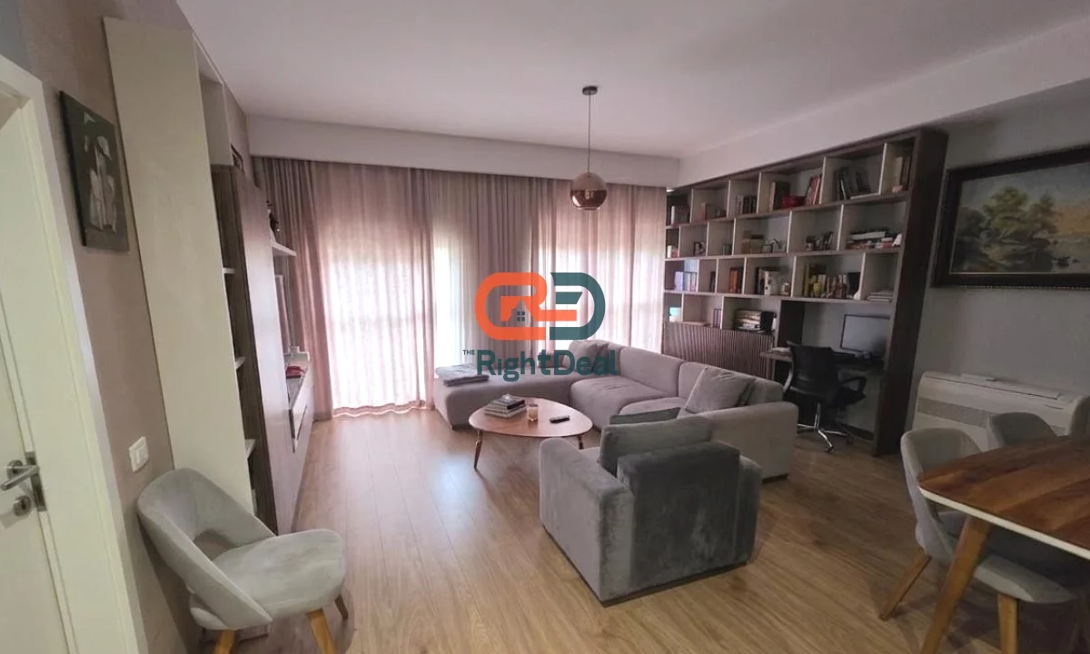 Shtepi ne shitje Apartament ne Tirane, 1+1, Mobilimi E mobiluar, Pagesa 160,000  Euro.