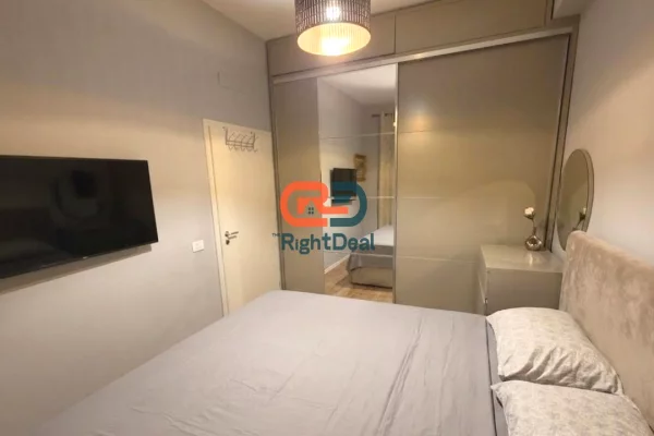 Shtepi ne shitje Apartament ne Tirane, 1+1, Mobilimi E mobiluar, Pagesa 160,000  Euro.