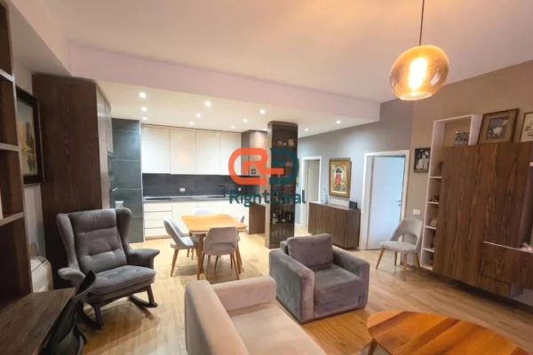 Shtepi ne shitje Apartament ne Tirane, 1+1, Mobilimi E mobiluar, Pagesa 160,000  Euro.