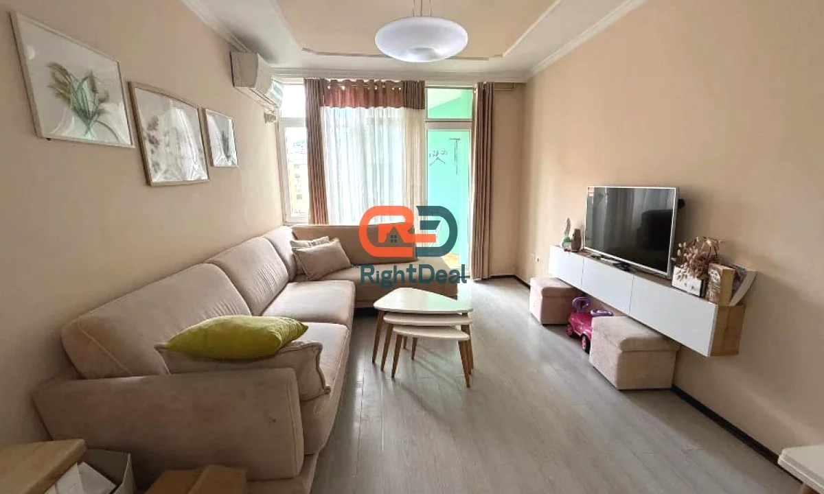 Shtepi me qera Apartament ne Tirane, 2+1, Mobilimi E mobiluar, Pagesa 750  Euro.