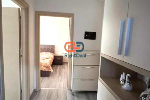 Shtepi ne shitje Apartament ne Tirane, 1+1, Mobilimi E mobiluar, Pagesa 115,000  Euro.
