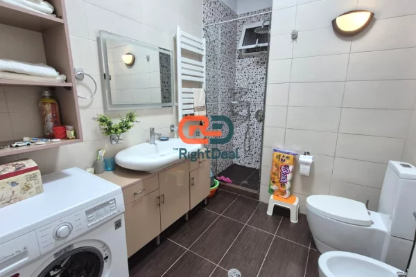 Shtepi ne shitje Apartament ne Tirane, 2+1, Mobilimi E mobiluar, Pagesa 189,000  Euro.