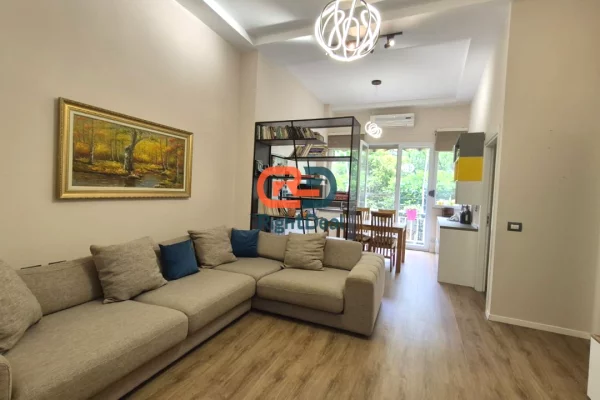 Shtepi ne shitje Apartament ne Tirane, 2+1, Mobilimi E mobiluar, Pagesa 189,000  Euro.