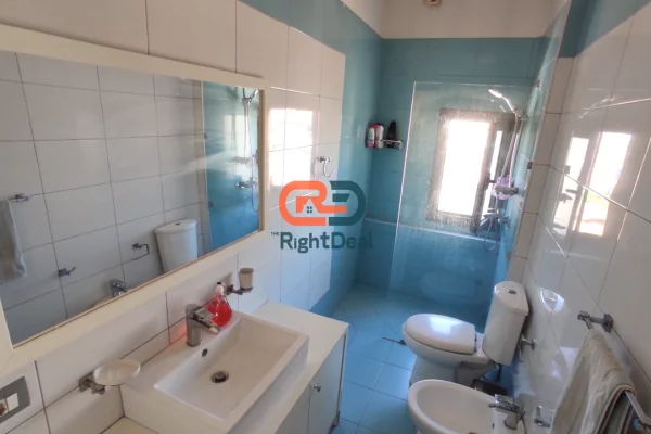 Shtepi me qera Apartament ne Tirane, 2+1, Mobilimi E mobiluar, Pagesa 700  Euro.