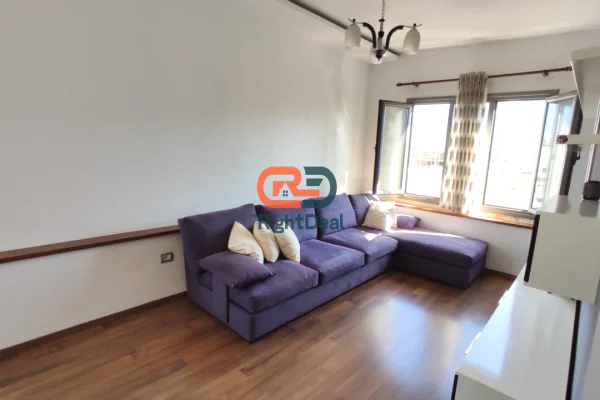 Shtepi me qera Apartament ne Tirane, 2+1, Mobilimi E mobiluar, Pagesa 700  Euro.