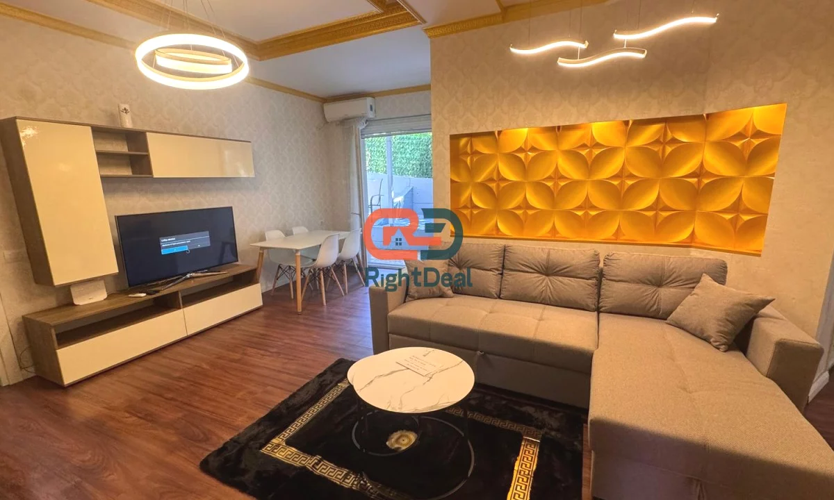 Shtepi ne shitje Apartament ne Tirane, 2+1, Mobilimi E mobiluar, Pagesa 235,000  Euro.