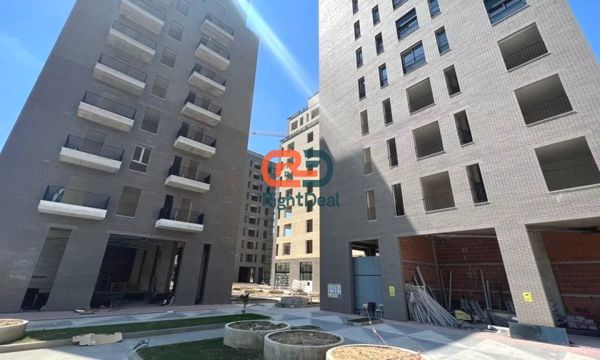 Shtepi ne shitje Apartament ne Tirane, 3+1, Mobilimi Bosh, pa mobiluar, Pagesa 250,000  Euro.