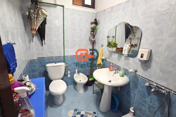 Shtepi me qera Apartament ne Tirane, 2+1, Mobilimi E mobiluar, Pagesa 500  Euro.