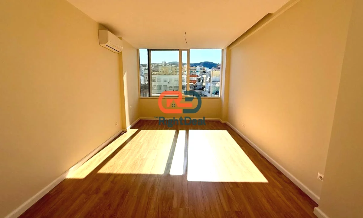 Shtepi ne shitje Apartament ne Tirane, 1+1, Mobilimi Bosh, pa mobiluar, Pagesa 175,000  Euro.