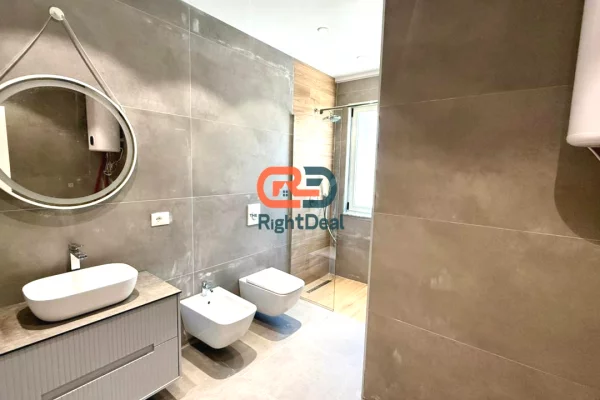 Shtepi ne shitje Apartament ne Tirane, 1+1, Mobilimi Bosh, pa mobiluar, Pagesa 175,000  Euro.
