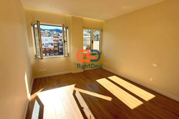 Shtepi ne shitje Apartament ne Tirane, 1+1, Mobilimi Bosh, pa mobiluar, Pagesa 175,000  Euro.