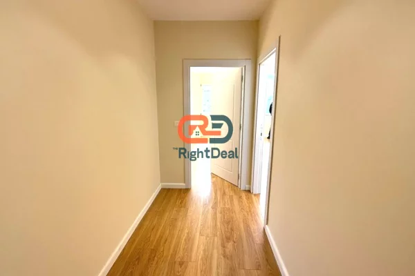 Shtepi ne shitje Apartament ne Tirane, 1+1, Mobilimi Bosh, pa mobiluar, Pagesa 175,000  Euro.
