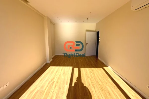 Shtepi ne shitje Apartament ne Tirane, 1+1, Mobilimi Bosh, pa mobiluar, Pagesa 175,000  Euro.