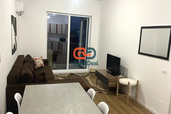Shtepi ne shitje Apartament ne Tirane, 1+1, Mobilimi E mobiluar, Pagesa 95,000  Euro.