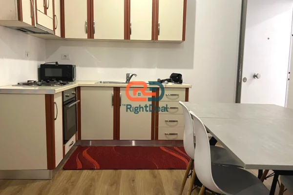 Shtepi ne shitje Apartament ne Tirane, 1+1, Mobilimi E mobiluar, Pagesa 95,000  Euro.