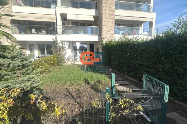 Shtepi ne shitje Apartament ne Durres, 1+1, Mobilimi E mobiluar, Pagesa 295,000  Euro.