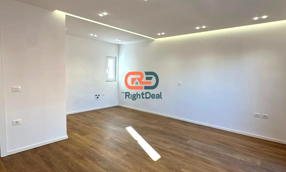 Shtepi ne shitje Apartament ne Tirane, 2+1, Mobilimi Bosh, pa mobiluar, Pagesa 193,000  Euro.