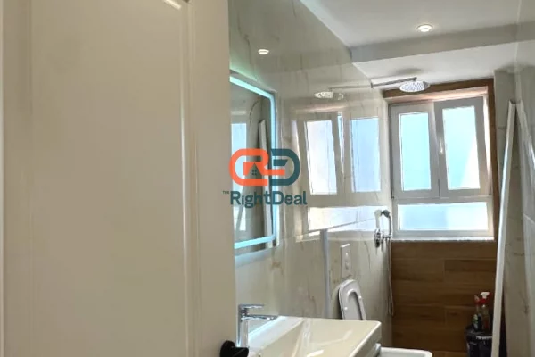Shtepi ne shitje Apartament ne Tirane, 2+1, Mobilimi Bosh, pa mobiluar, Pagesa 193,000  Euro.
