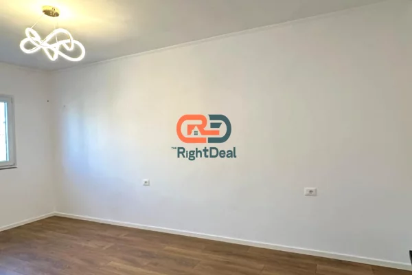 Shtepi ne shitje Apartament ne Tirane, 2+1, Mobilimi Bosh, pa mobiluar, Pagesa 193,000  Euro.