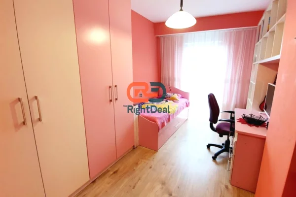 Shtepi ne shitje Apartament ne Tirane, 3+1, Mobilimi E mobiluar, Pagesa 365,000  Euro.